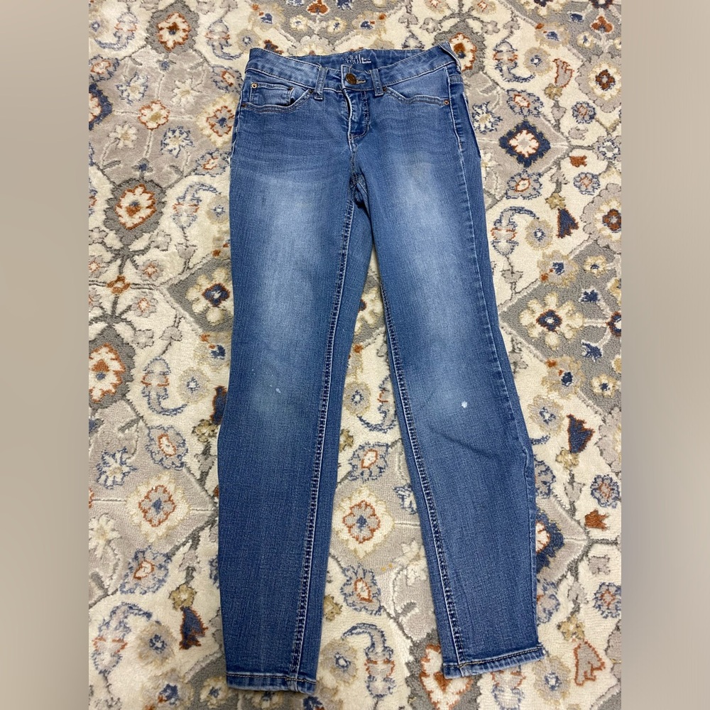 Classic Mid-Rise Women’s Blue Jeans 8P- Time and Tru